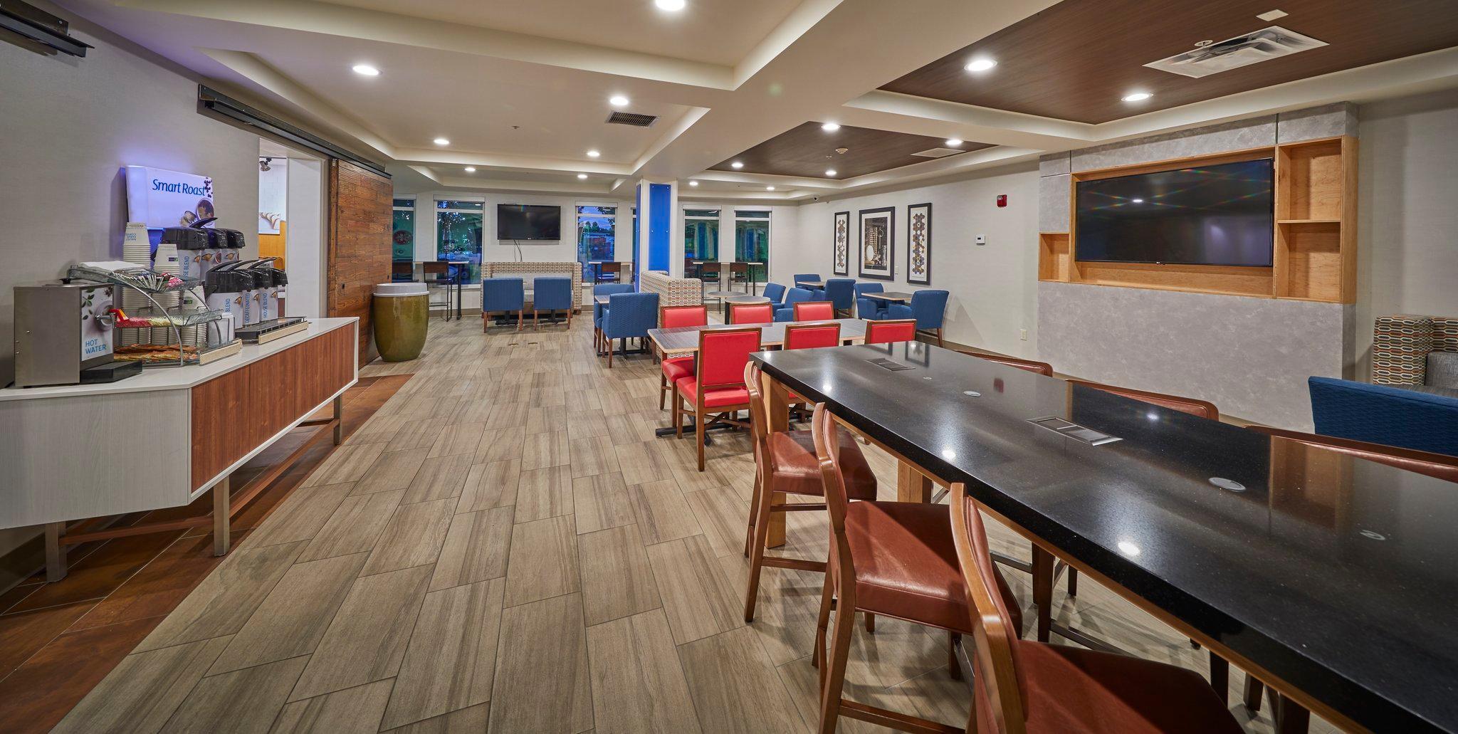 Holiday Inn Express Hotel & Suites Medford-Central Point By Ihg Exterior foto