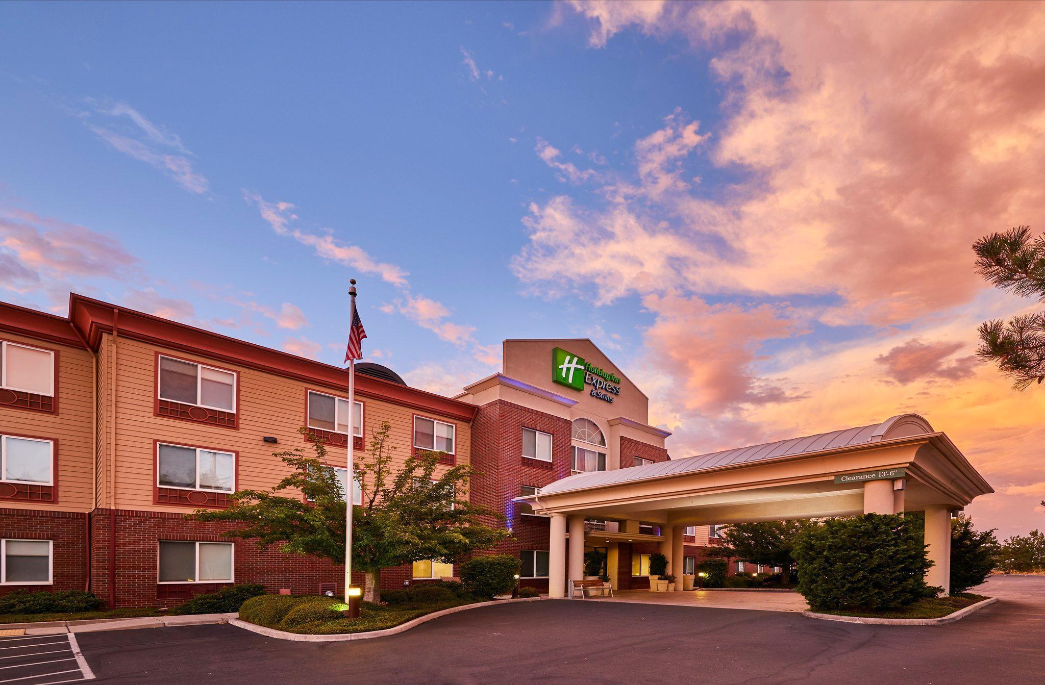 Holiday Inn Express Hotel & Suites Medford-Central Point By Ihg Exterior foto